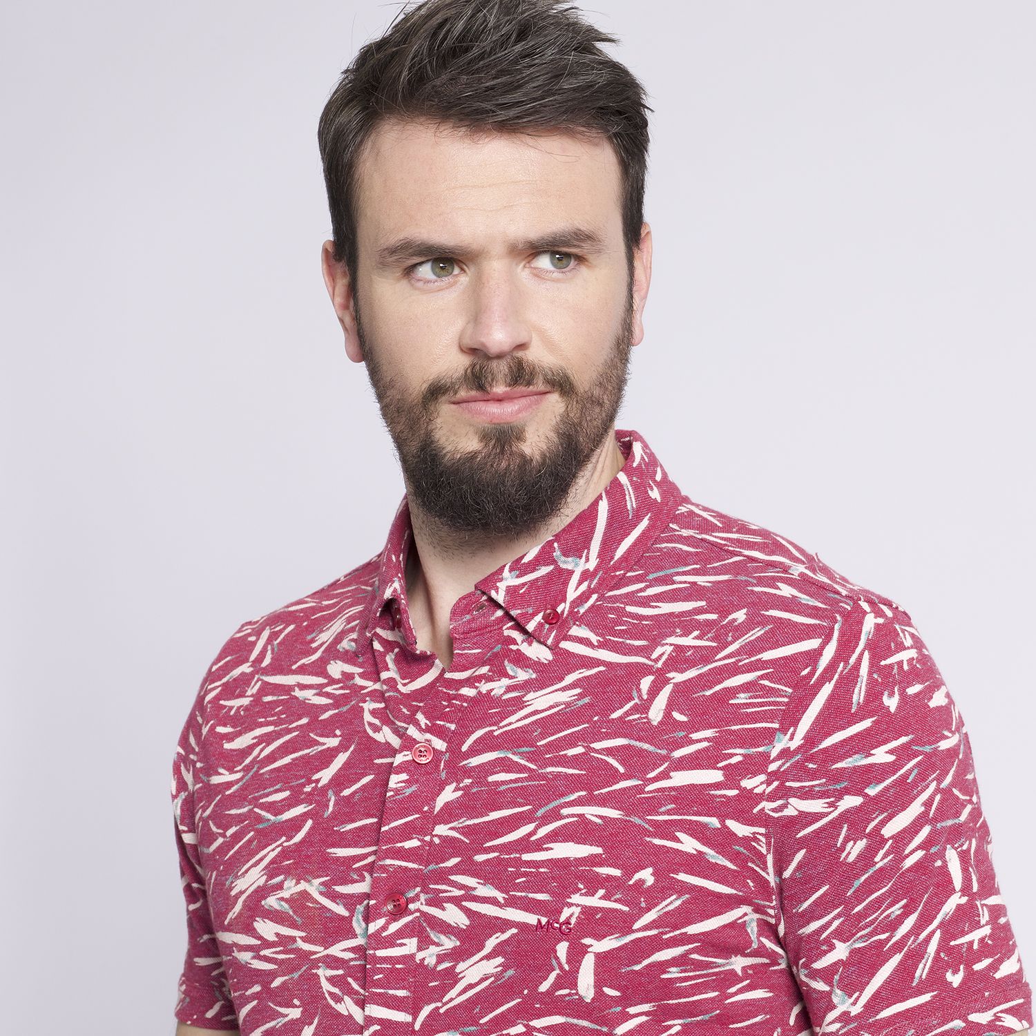 Polera Manga Corta Camisera Regular Fit Estampada