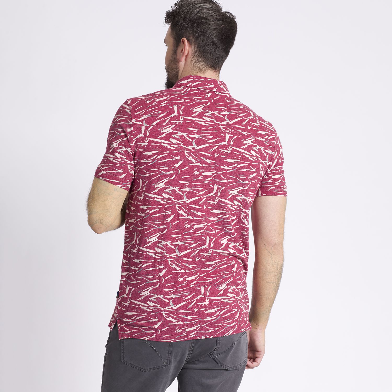 Polera Manga Corta Camisera Regular Fit Estampada